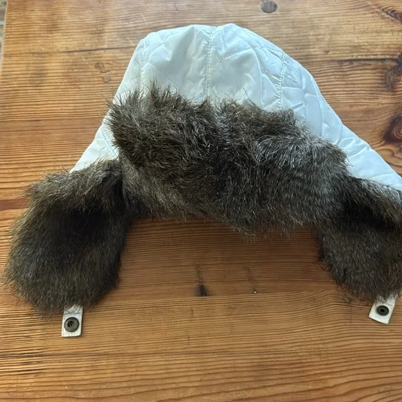 Eddie Bauer White and Brown Quilted Trapper Hat - Picture 2 of 5